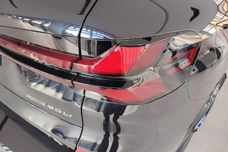 Used BMW X5 2023 xDrive 30Li Luxury M Sport Package Right Rear Taillight