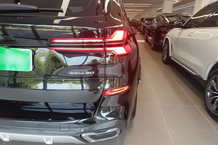 Used BMW X5 2023 xDrive 30Li Luxury M Sport Package Right Rear Taillight