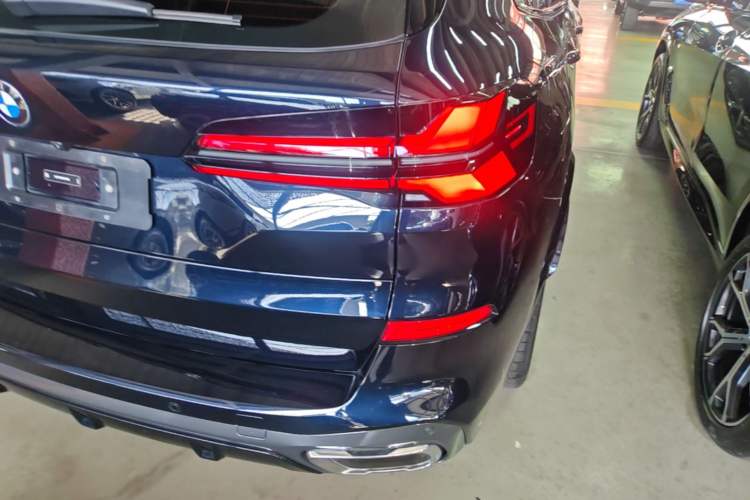 Used BMW X5 2023 xDrive 30Li Luxury M Sport Night Edition Package Right Rear Taillight