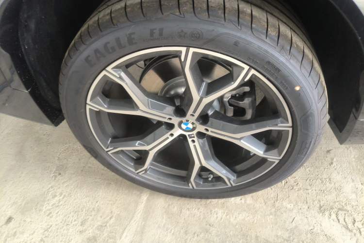 Used BMW X5 2023 xDrive 30Li Luxury M Sport Night Edition Package Right Rear Wheel Hub