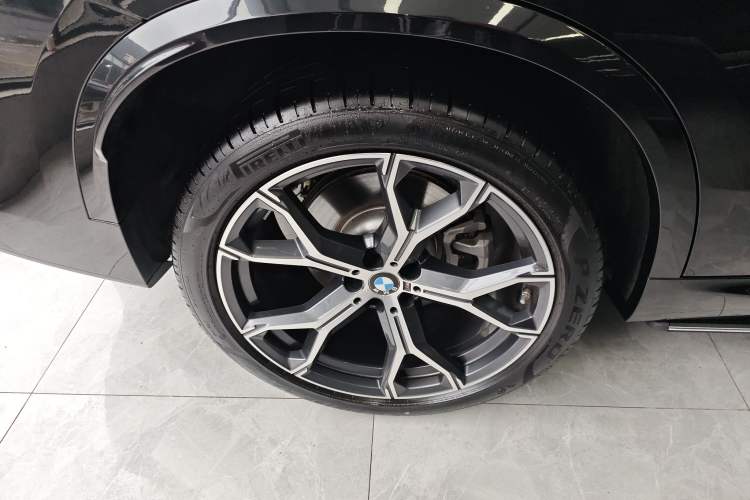 Used BMW X5 2023 xDrive 30Li Luxury M Sport Night Edition Package Right Rear Wheel Hub