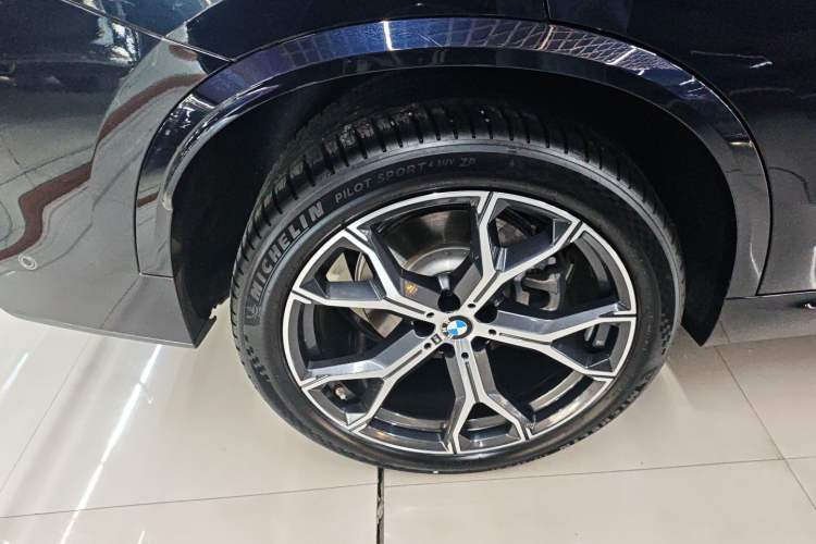 Used BMW X5 2023 xDrive 30Li Luxury M Sport Night Edition Package Right Rear Wheel Hub
