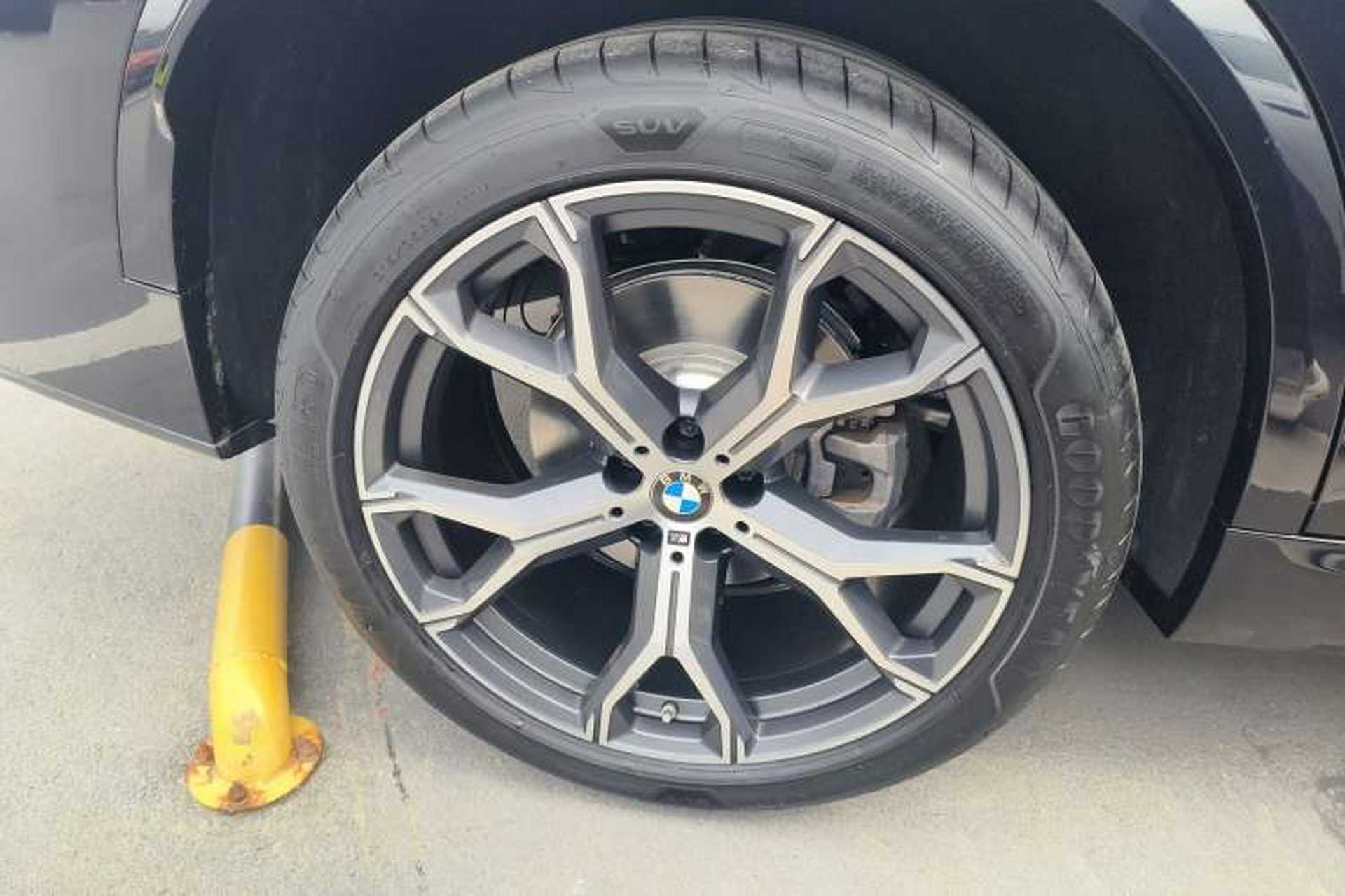 Used BMW X5 2023 xDrive 30Li Luxury M Sport Night Edition Package Right Rear Wheel Hub