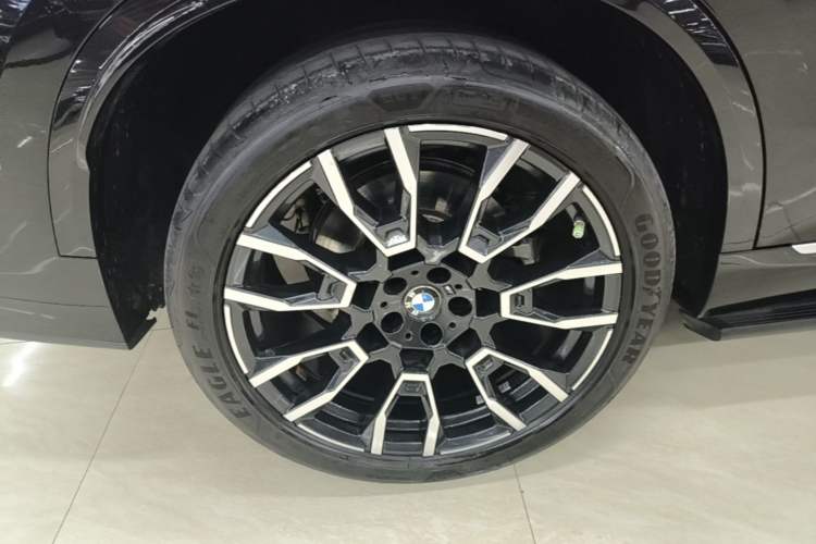 Used BMW X5 2023 xDrive 40Li M Sport Package Right Rear Wheel Hub