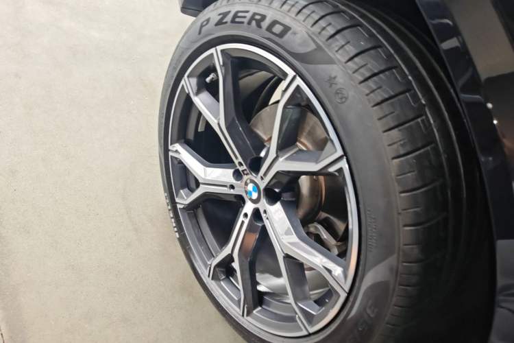 Used BMW X5 2023 xDrive 30Li Luxury M Sport Night Edition Package Right Rear Wheel Hub