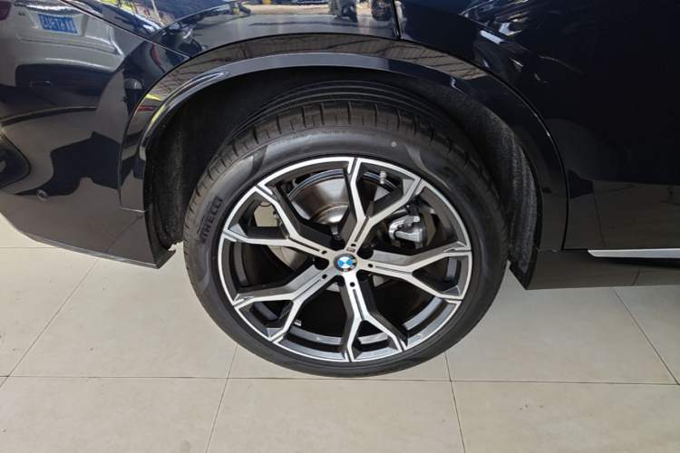 Used BMW X5 2023 xDrive 30Li Luxury M Sport Package Right Rear Wheel Hub
