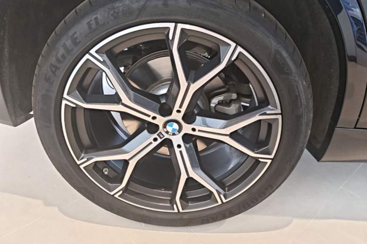 Used BMW X5 2023 xDrive 30Li Luxury M Sport Package Right Rear Wheel Hub