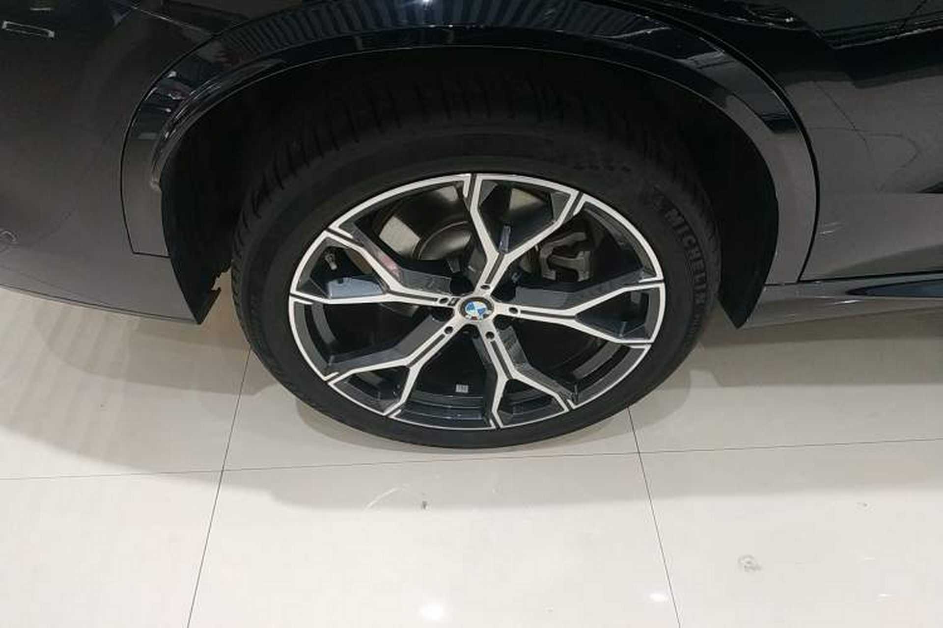 Used BMW X5 2023 xDrive 30Li Luxury M Sport Night Edition Package Right Rear Wheel Hub