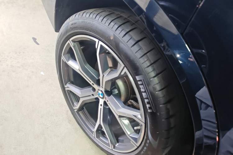 Used BMW X5 2023 xDrive 30Li Luxury M Sport Night Edition Package Right Rear Wheel Hub