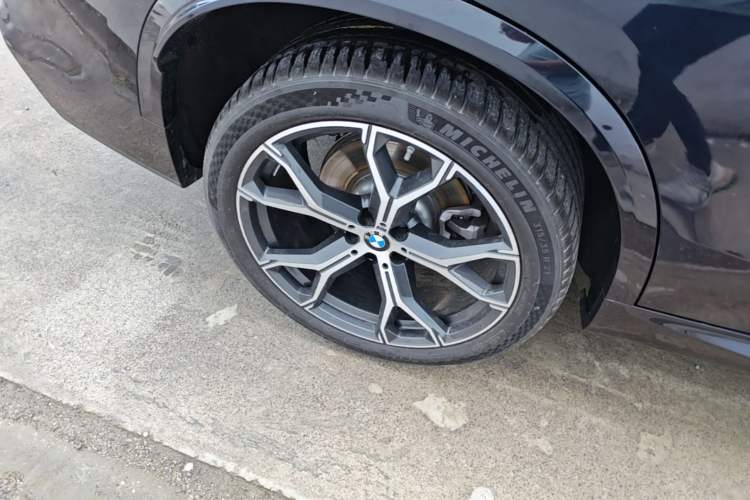 Used BMW X5 2023 xDrive 30Li Luxury M Sport Night Edition Package Right Rear Wheel Hub