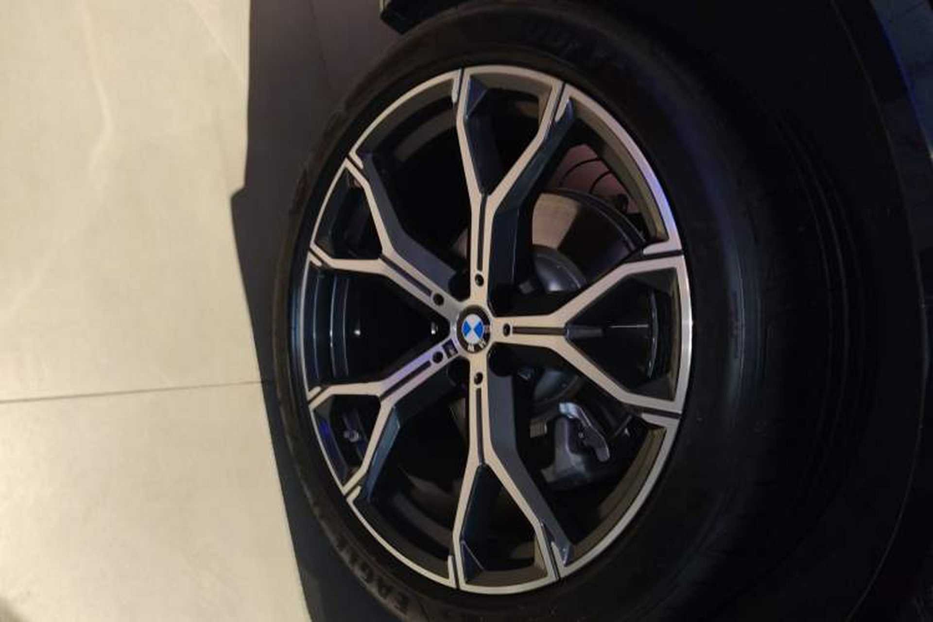 Used BMW X5 2023 xDrive 30Li Luxury M Sport Night Edition Package Right Rear Wheel Hub