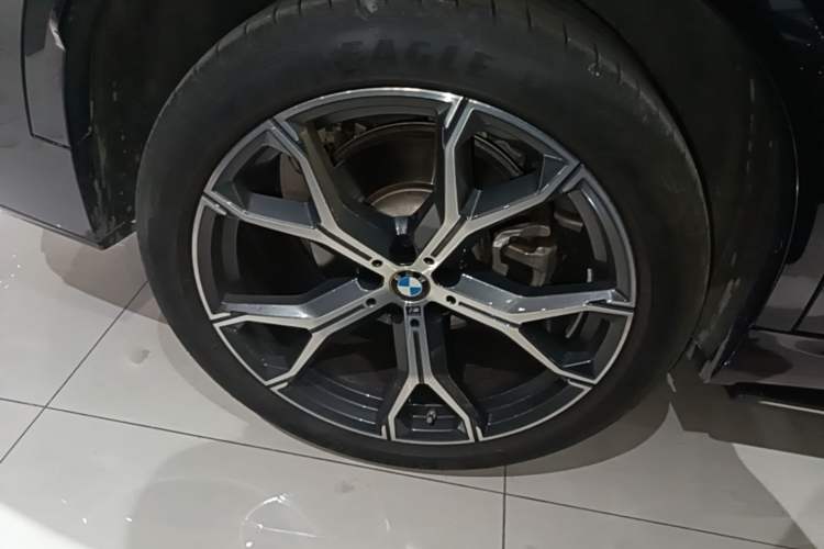 Used BMW X5 2023 xDrive 30Li Luxury M Sport Night Edition Package Right Rear Wheel Hub