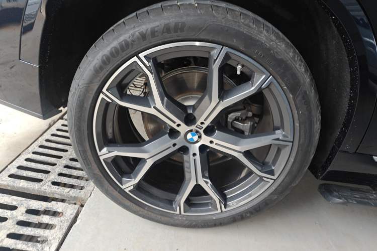 Used BMW X5 2023 xDrive 30Li Luxury M Sport Package Right Rear Wheel Hub