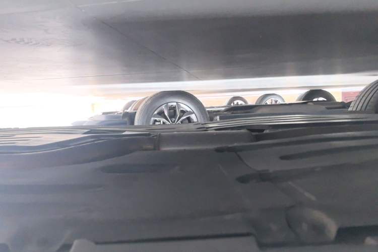 Used BMW X5 2023 xDrive 30Li Luxury M Sport Night Edition Package Right Side Sill