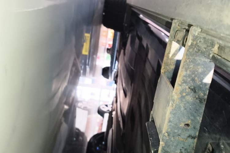Used BMW X5 2023 xDrive 40Li M Sport Package Right Side Sill