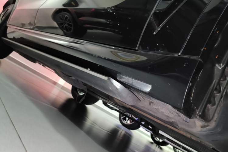 Used BMW X5 2023 xDrive 30Li Luxury M Sport Night Edition Package Right Side Sill