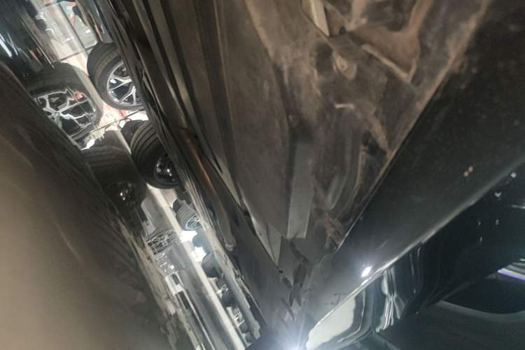 Used BMW X5 2023 xDrive 30Li Luxury M Sport Night Edition Package Right Side Sill