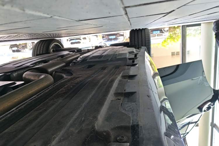Used BMW X5 2023 xDrive 30Li Luxury M Sport Night Edition Package Right Side Sill