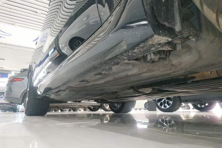 Used BMW X5 2023 xDrive 30Li Luxury M Sport Night Edition Package Right Side Sill