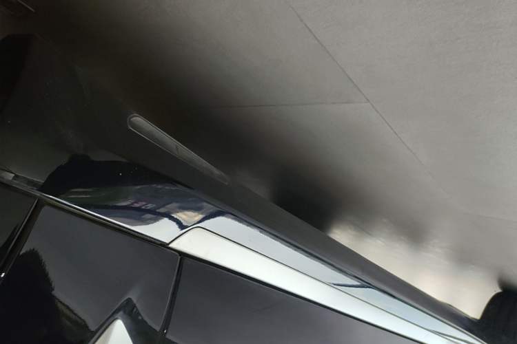 Used BMW X5 2023 xDrive 30Li Luxury M Sport Package Right Side Sill