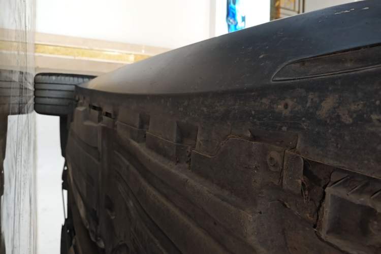 Used BMW X5 2023 xDrive 30Li Luxury M Sport Night Edition Package Right Side Sill
