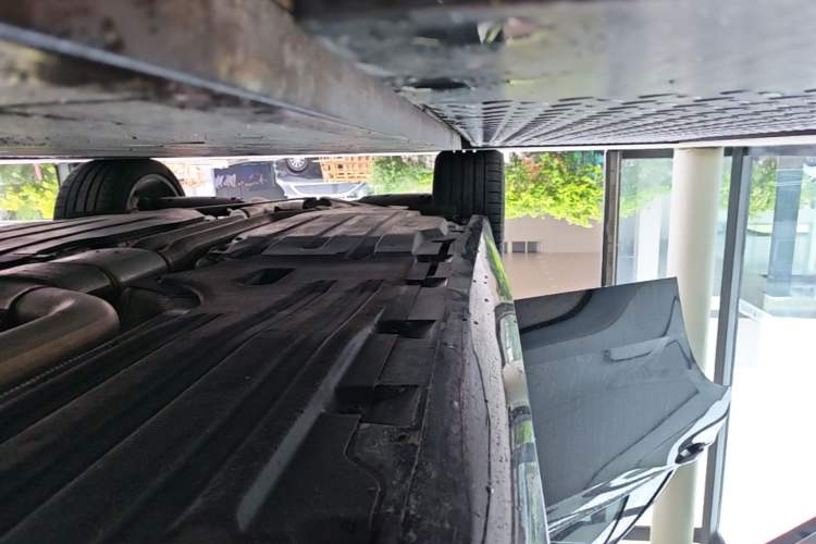 Used BMW X5 2023 xDrive 40Li M Sport Night Edition Package Right Side Sill