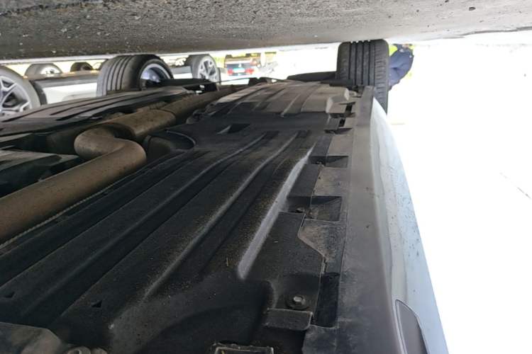 Used BMW X5 2023 xDrive 30Li Luxury M Sport Night Edition Package Right Side Sill