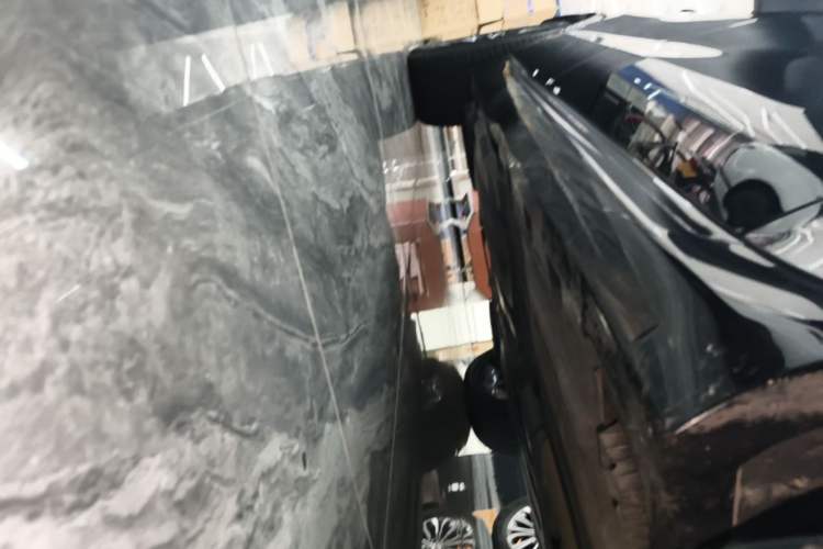 Used BMW X5 2023 xDrive 40Li M Sport Package Right Side Sill