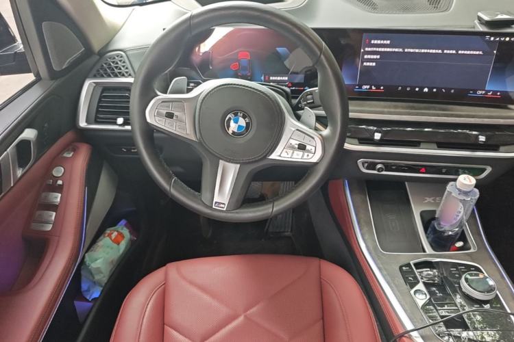 Used BMW X5 2023 xDrive 30Li Luxury M Sport Package Steering Wheel