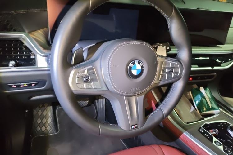 Used BMW X5 2023 xDrive 40Li M Sport Night Edition Package Steering Wheel