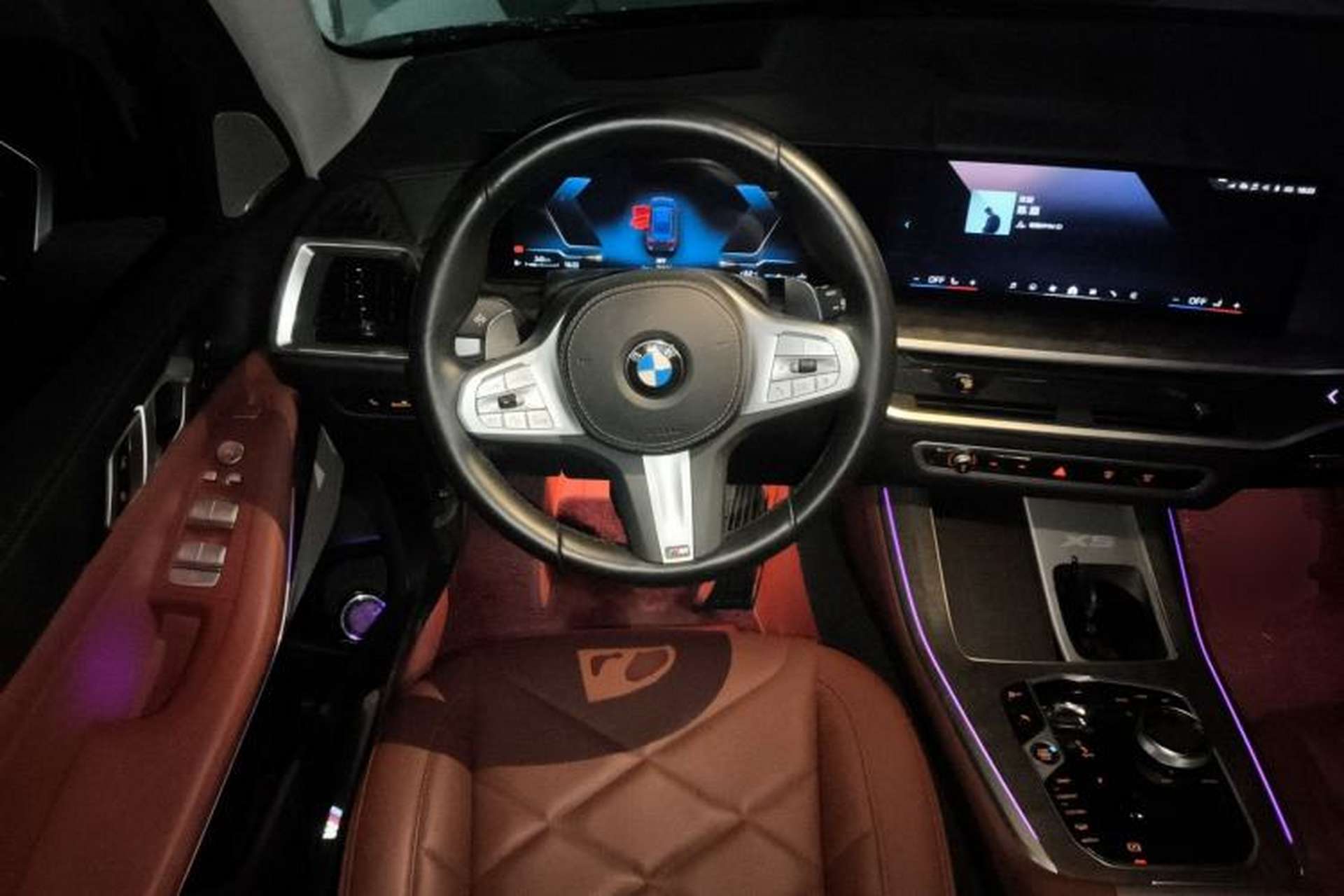 Used BMW X5 2023 xDrive 30Li Luxury M Sport Night Edition Package Steering Wheel