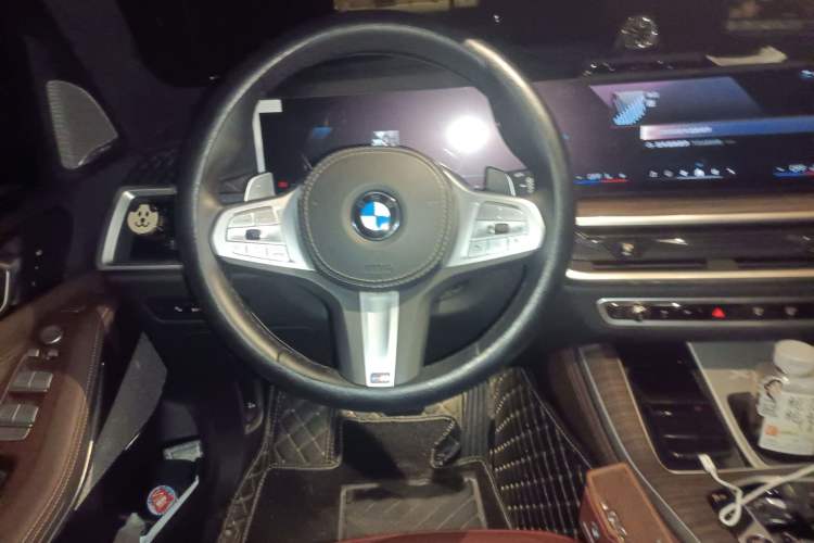 Used BMW X5 2023 xDrive 40Li M Sport Night Edition Package Steering Wheel
