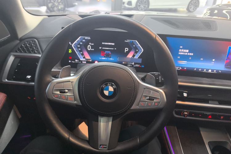 Used BMW X5 2023 xDrive 30Li Luxury M Sport Night Edition Package Steering Wheel