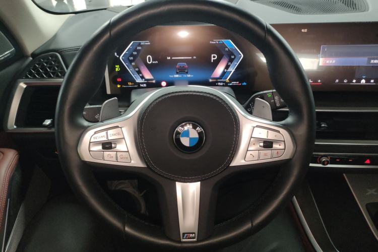 Used BMW X5 2023 xDrive 30Li Luxury M Sport Package Steering Wheel
