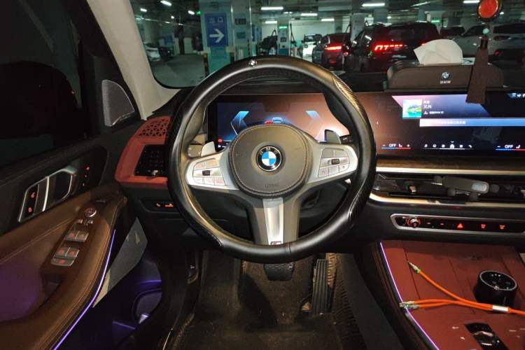 Used BMW X5 2023 xDrive 30Li Luxury M Sport Night Edition Package Steering Wheel