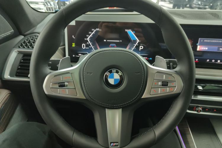Used BMW X5 2023 xDrive 40Li M Sport Night Edition Package Steering Wheel