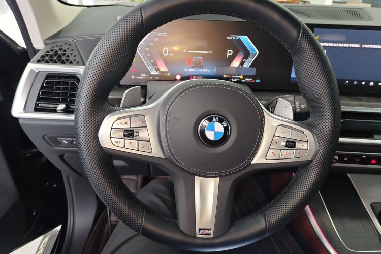 Used BMW X5 2023 xDrive 30Li Luxury M Sport Night Edition Package Steering Wheel