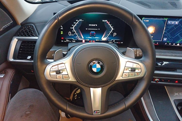 Used BMW X5 2023 xDrive 30Li Luxury M Sport Night Edition Package Steering Wheel