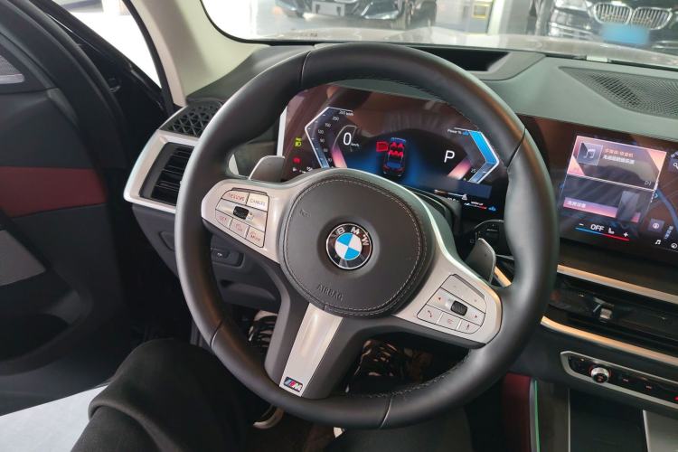 Used BMW X5 2023 xDrive 30Li Luxury M Sport Night Edition Package Steering Wheel