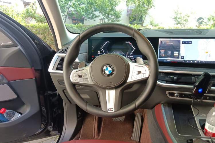 Used BMW X5 2023 xDrive 30Li Luxury M Sport Package Steering Wheel