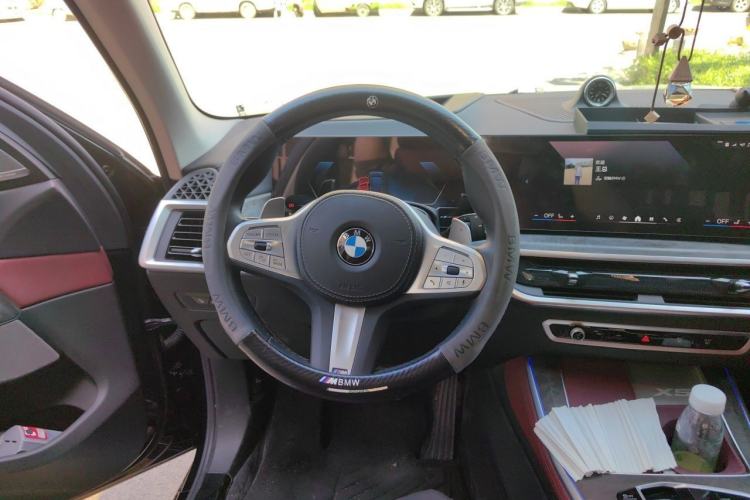 Used BMW X5 2023 xDrive 30Li Luxury M Sport Night Edition Package Steering Wheel