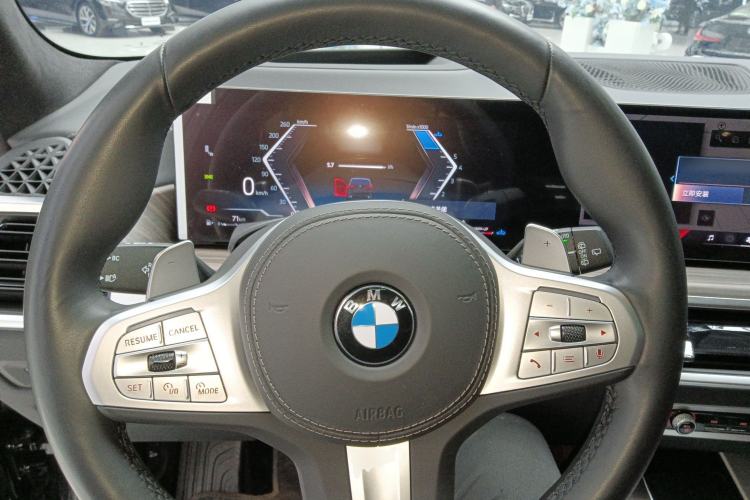 Used BMW X5 2023 xDrive 40Li M Sport Night Edition Package Steering Wheel