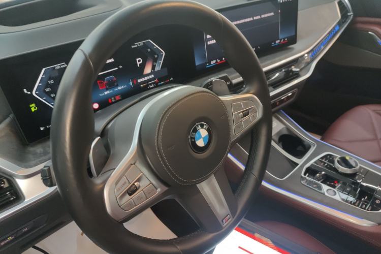 Used BMW X5 2023 xDrive 30Li Luxury M Sport Night Edition Package Steering Wheel