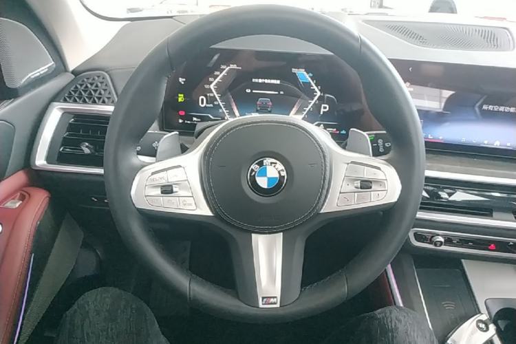 Used BMW X5 2023 xDrive 30Li Luxury M Sport Night Edition Package Steering Wheel