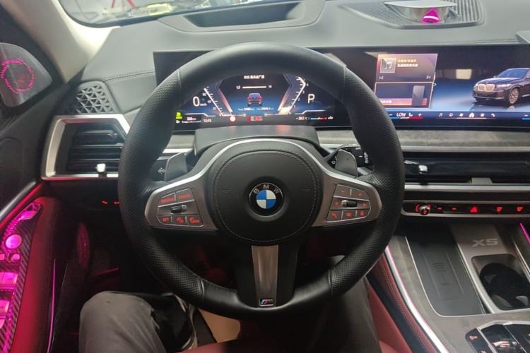 Used BMW X5 2023 xDrive 30Li Luxury M Sport Package Steering Wheel
