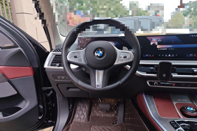 Used BMW X5 2023 xDrive 30Li Luxury M Sport Night Edition Package Steering Wheel
