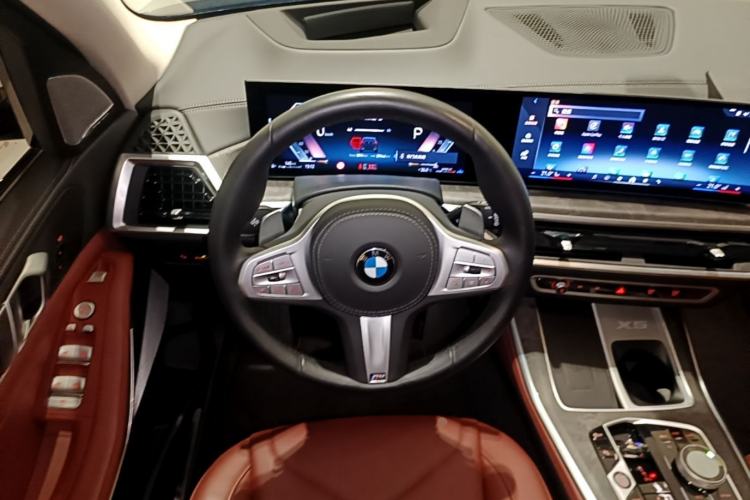 Used BMW X5 2023 xDrive 30Li Luxury M Sport Night Edition Package Steering Wheel