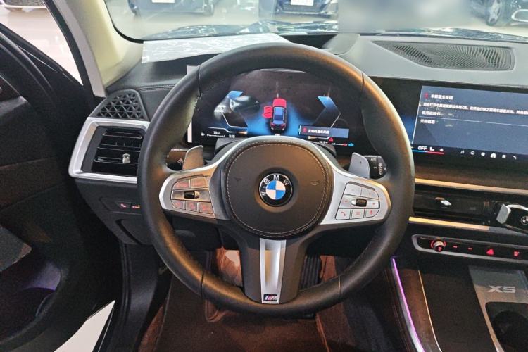 Used BMW X5 2023 xDrive 30Li Luxury M Sport Night Edition Package Steering Wheel