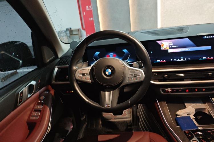 Used BMW X5 2023 xDrive 30Li Luxury M Sport Night Edition Package Steering Wheel