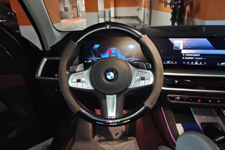 Used BMW X5 2023 xDrive 30Li Luxury M Sport Night Edition Package Steering Wheel